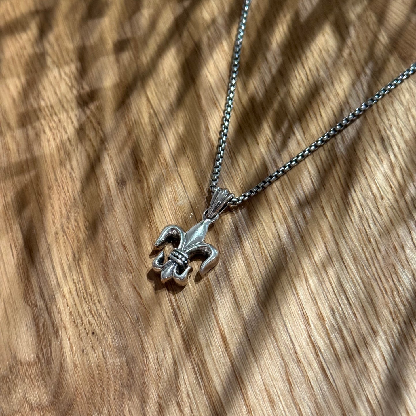 Fleur de Lys double face rock chic Necklace