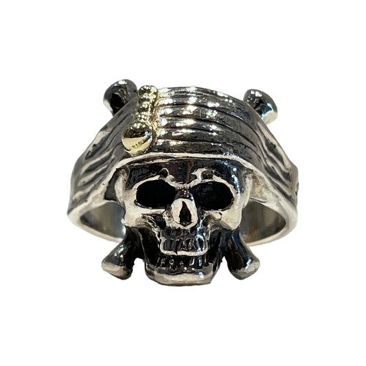 Ring Skull Captain Jack Sparrow with engraved "Capt Jack Sparrow" and 14K Gold pendant
