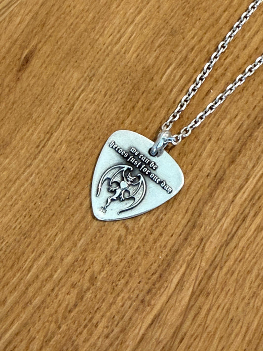 Pendant Pic Guitar Jack&Rose Hollywood Vampires « We Can Be Heroes Just For One Day - Legend Never Die »