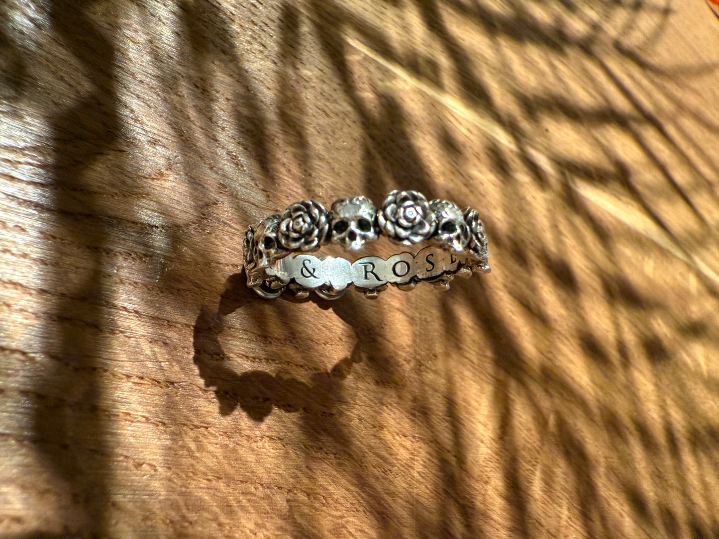 Roses & Skulls Ring